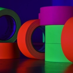 Тканевая лента Pro Gaffer Fluorescent светящаяся в УФ-свете